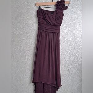 DB Studio One Flowered Shoulder With Sweetheart Neckline.  Size M (8-10)